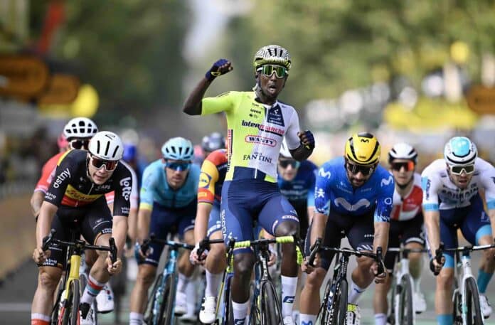 Tour de France Biniam Girmay remporte la 3e étape au sprint