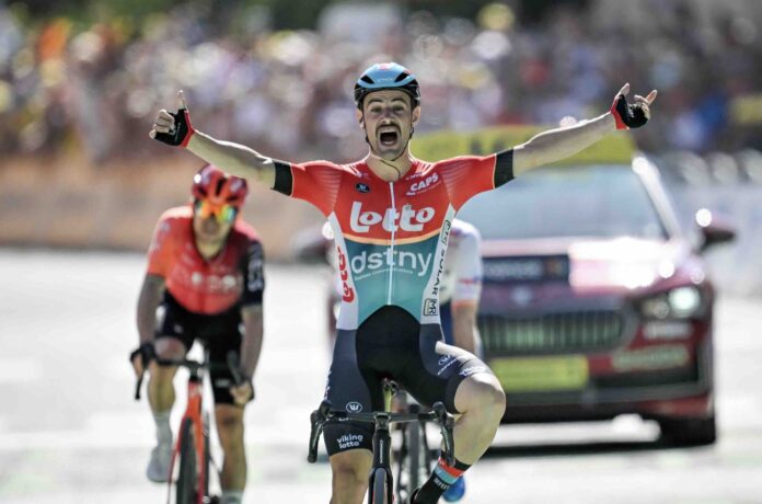 Tour de France Campenaerts remporte l'étape de Barcelonnette devant Vercher et Kwiatkowski