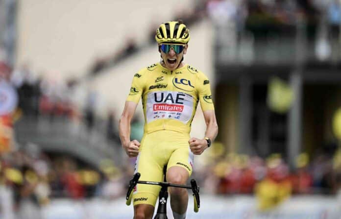 Tour de France Tadej Pogacar fait douter Jonas VIngegaard au Pla d'Adet