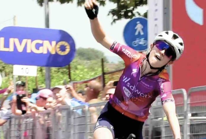 Tour d'Italie féminin la 3e étape pour Niamh Fisher Black