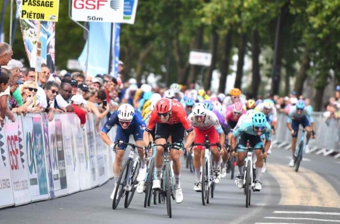 arnaud demare remporte la derniere etape du tour poitou charente soren waerenskjold conserve son titre