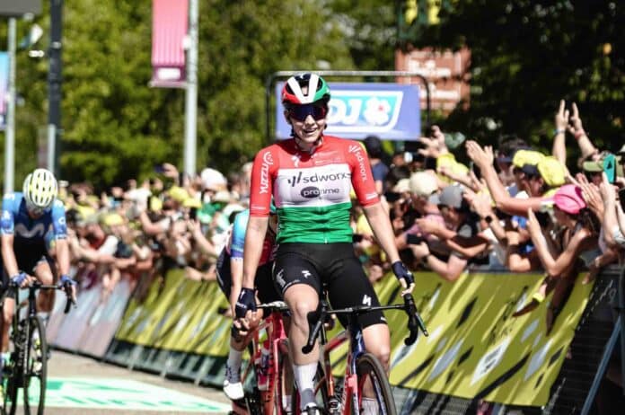 blanka vas s'impose sur la 5e étape du tour de france femme katarzyna niewiadoma prend le maillot jaune