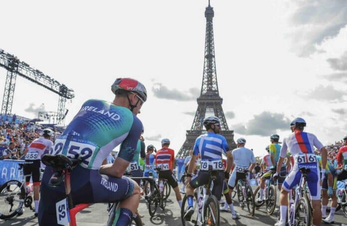 Course en ligne hommes JO Paris 2024 les meilleurs cyclistes s'affrontent à Paris