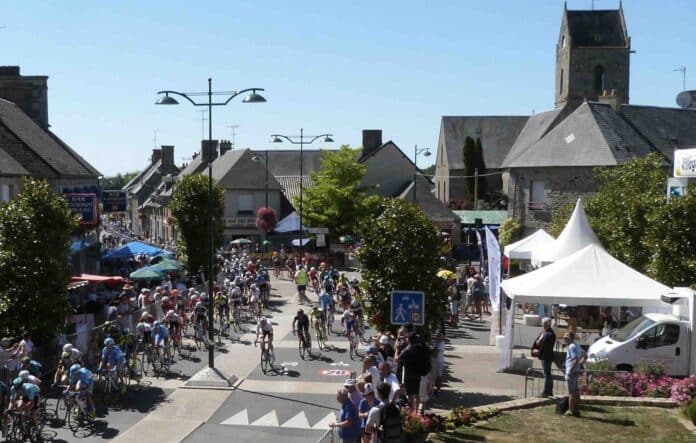 En direct la Polynormande 2024 les échappés vont-ils résister au peloton jusqu'à la victoire