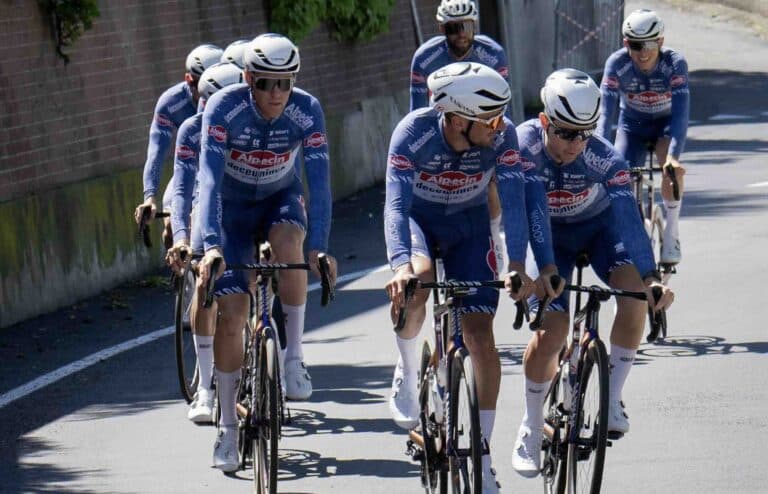Les coureurs d’Alpecin – Deceuninck à la Clasica San Sebastian 2024