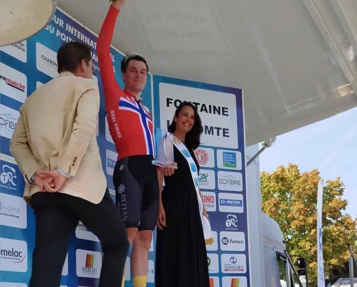 soren waerenskjold s'impose sur le contre la montre du tour poitou charente et prend le maillot de leader