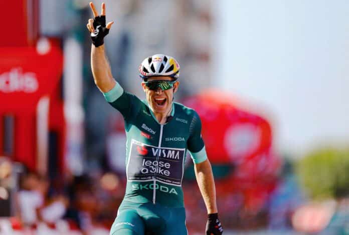 wout van aert fait la passe de 3 sur la 10eme étape de la vuelta 2024