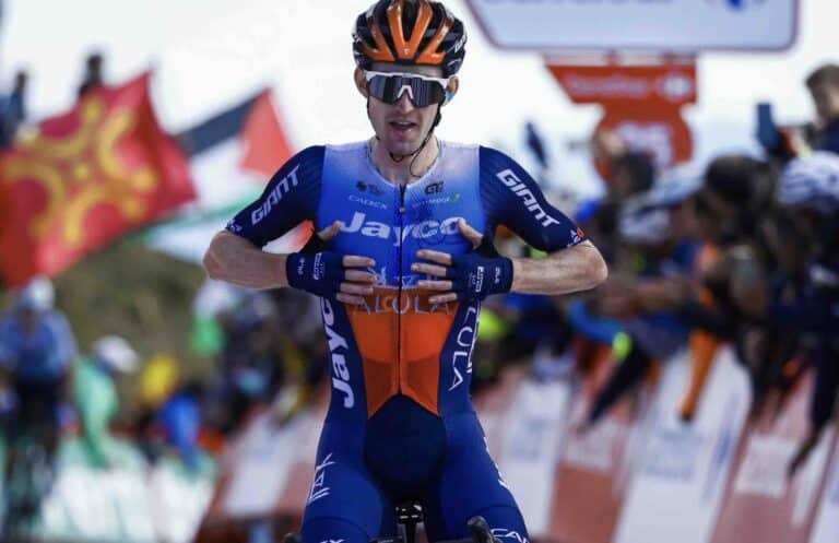 Eddie Dunbar double la mise sur la 20e étape de la Vuelta 2024, Roglic assure