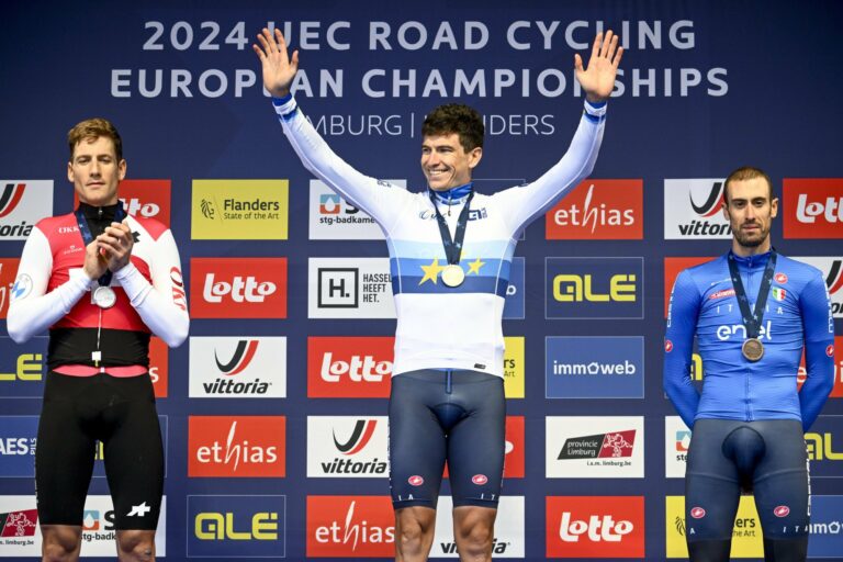 « Je pleure des larmes de joie » Edoardo Affini est sacré sur le chrono des Championnats d’Europe.