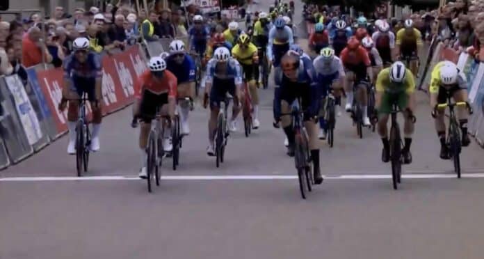 omloop van het houtland 2024 max walscheid victorieux à la photo finish