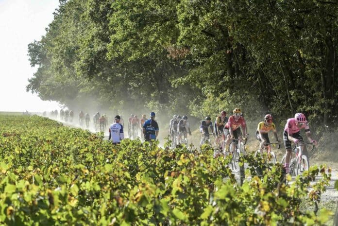 Paris Tours 2024 un parcours éprouvant entre chemins de vigne et côtes redoutables