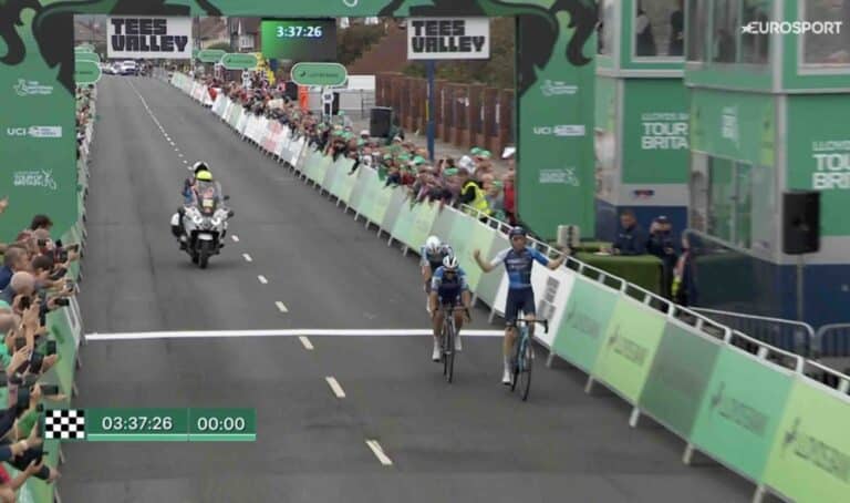 Stephen Williams bat Julian Alaphilippe sur la 2e étape du Tour de Grande-Bretagne