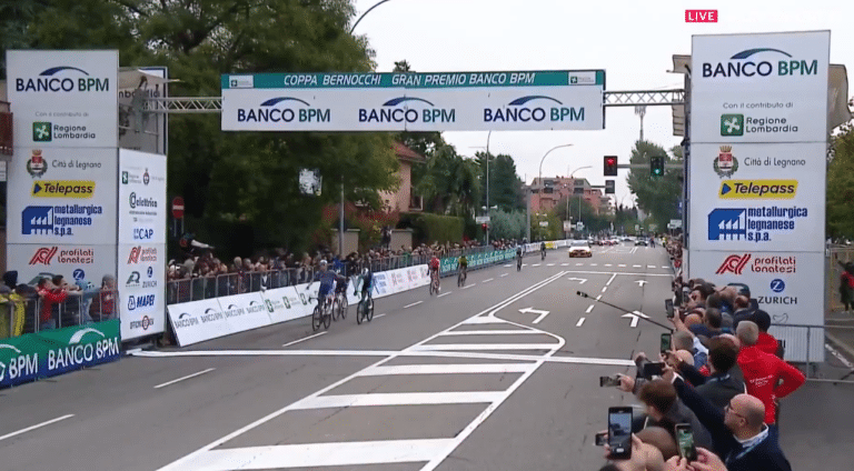 Coppa Bernocchi 2024 : Stan Van Tricht l’emporte en échappée devant Alex Baudin