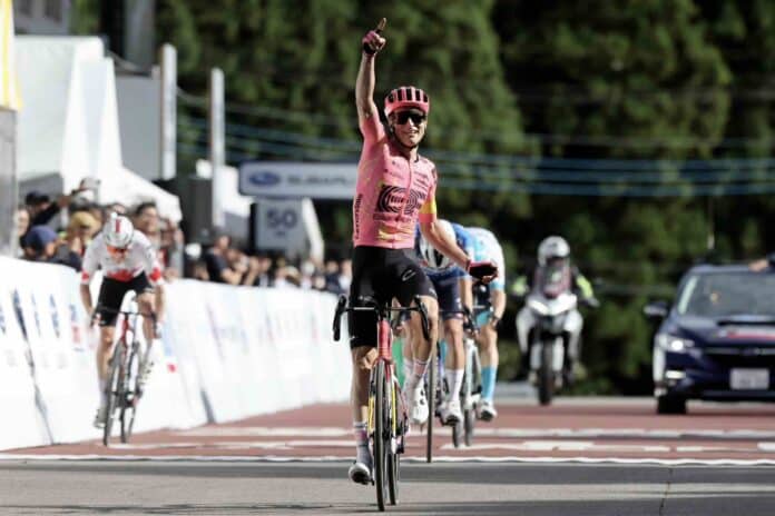 japan cup neilson powless termine la saison en beaute