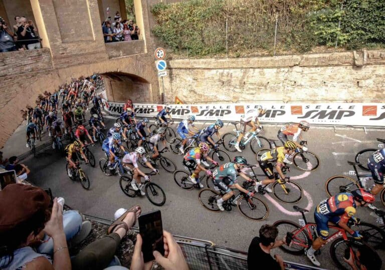 Tour d’Emilie 2024 : Où et quand suivre la course en direct à la TV ?
