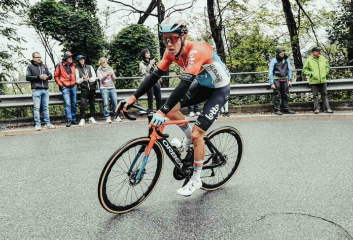 tour du piemont 2024 la lotto dstny avec alec segaert et harm vanhoucke