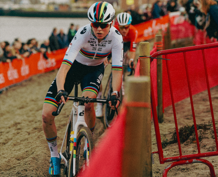 Cyclo-cross : Coupe du Monde. Fem Van Empel écrase la concurrence à Anvers