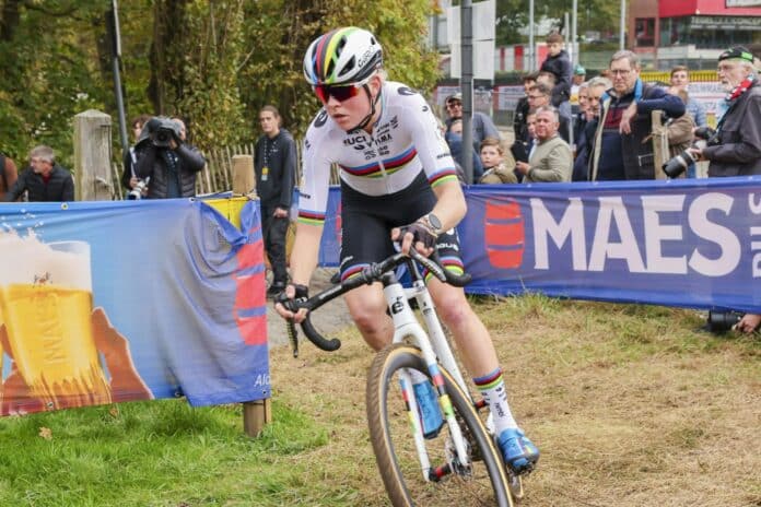 Cyclo-cross : Pour son retour, Fem Van Empel domine l'Urban Cross à Coutrai