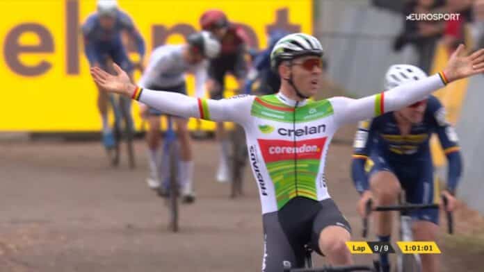 Déjà vainqueur à Niel, Laurens Sweexk récidive sur le cyclo-cross des Fraises