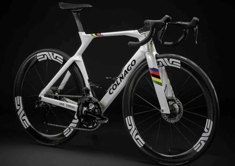 Colnago Y1RS : Le vélo ultra-aérodynamique de Tadej Pogacar, champion du monde
