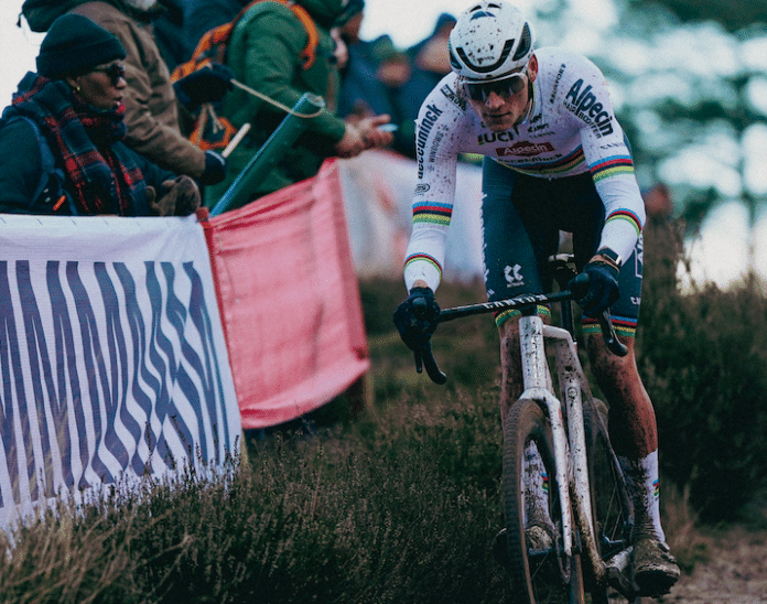 Cyclo-cross : Coupe du monde - Mathieu van der Poel facile vainqueur à Zonhoven pour son retour