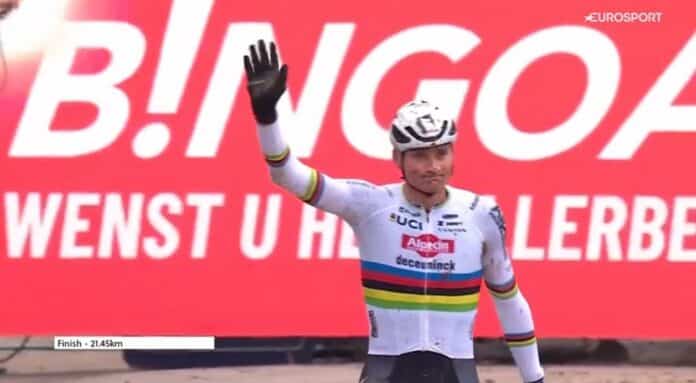 Cyclo-cross : Coupe du monde - Mathieu van der Poel le plus fort à Besançon