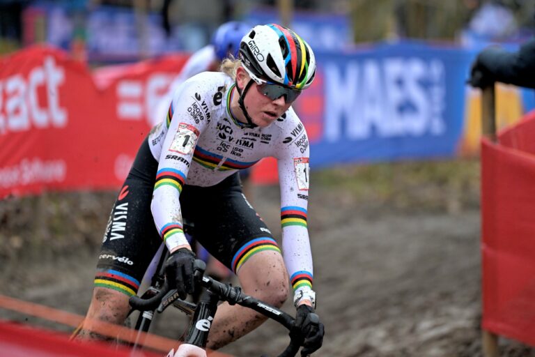 Cyclo-cross : Coupe du monde – Une grande Fem van Empel s’impose à Besançon