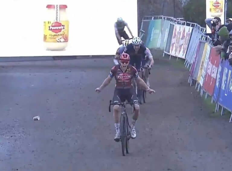 Cyclo-cross Dublin 2024 : Michael Vanthourenhout s’impose dans un final explosif