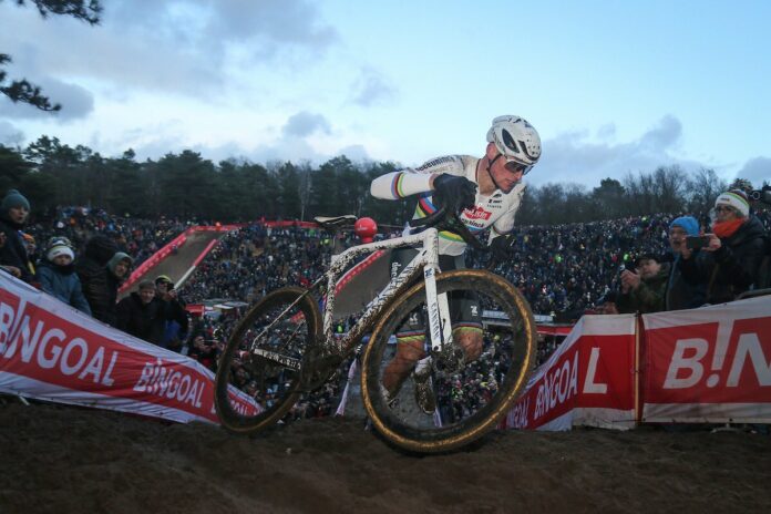 Cyclo-cross : Superprestige - Mathieu van der Poel s'impose à Mol