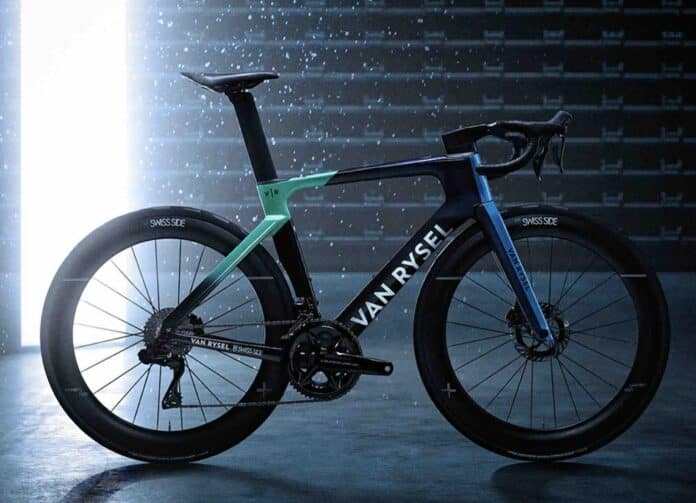 Nouveaux vélo nouvelles ambitions Decathlon AG2R La Mondiale dévoile son vélo Van Rysel 2025