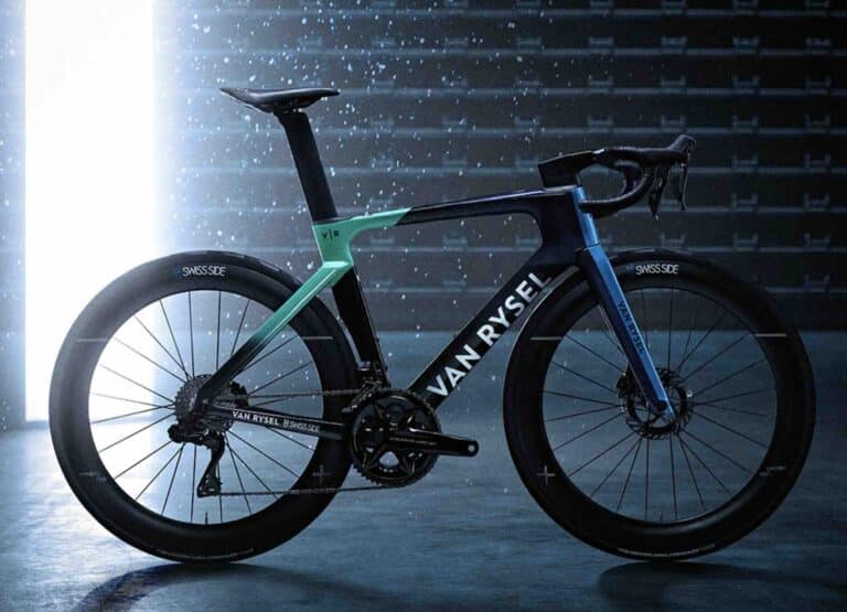 Nouveaux vélos, nouvelles ambitions : Decathlon-AG2R La Mondiale dévoile son vélo Van Rysel 2025