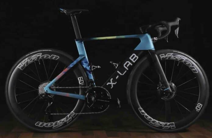 XDS Astana Team le nouveau vélo pour 2025