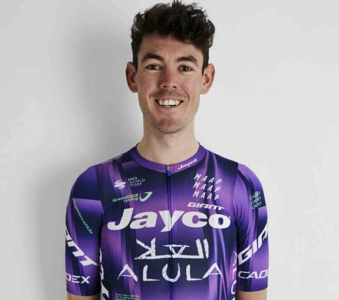 Ben O'Connor se dévoilé avec son nouveau maillot Team Jayco AlUla