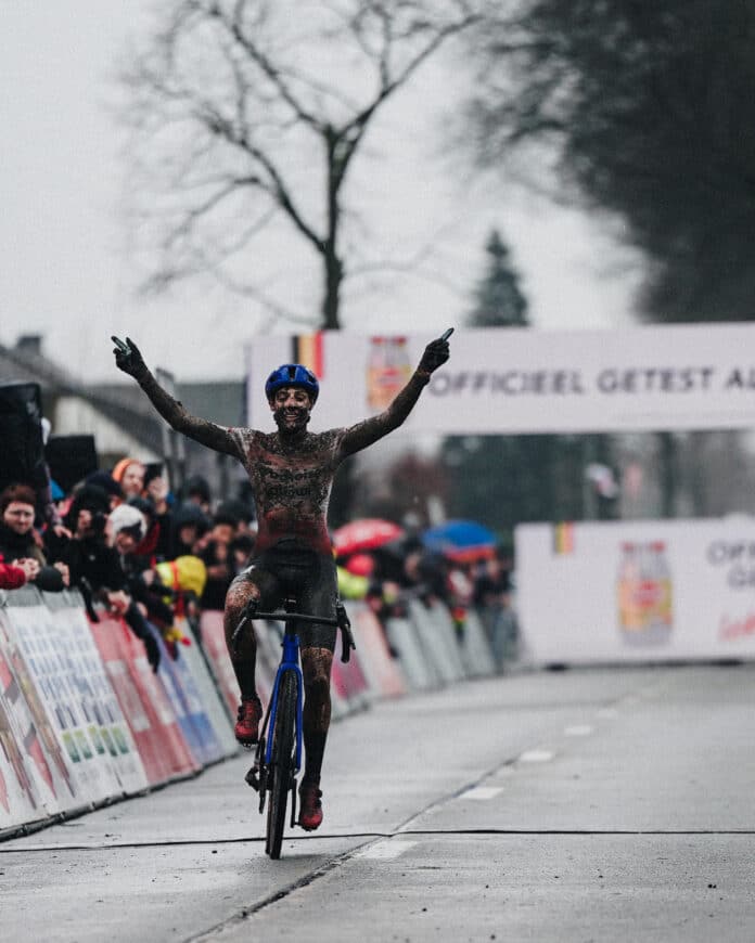 Coupe du monde : Lucinda Brand remporte le cyclo-cross de Dendermonde devant Puck Pieterse