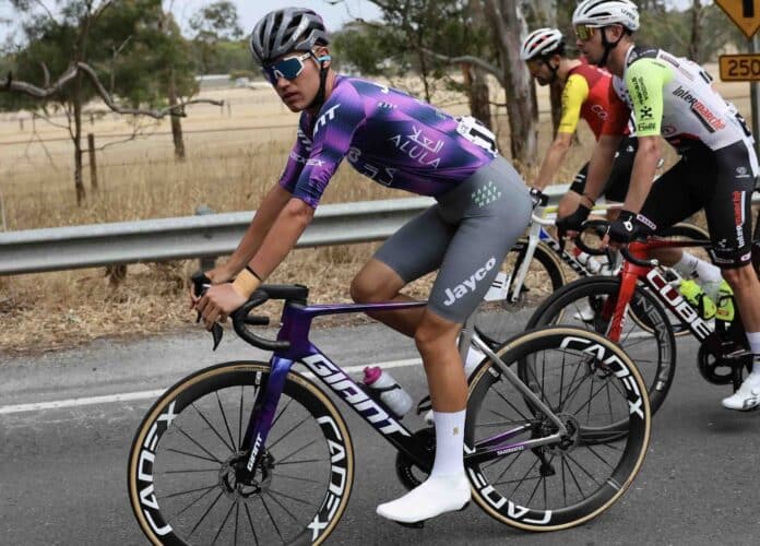 Luke Plapp forfait pour la Cadel Evans Great Ocean Road Race en raison d'une blessure