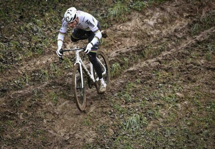 Mathieu van der Poel forfait pour le GP Sven Nys en raison de douleurs au côtes