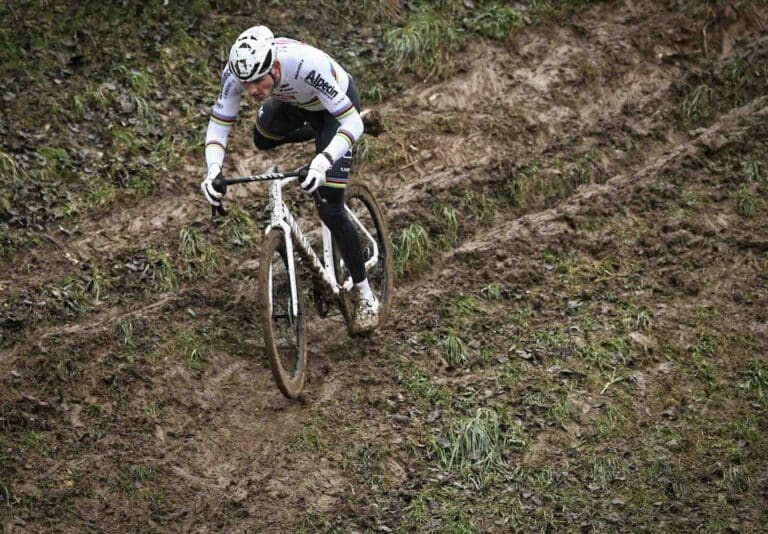 Mathieu van der Poel forfait pour le GP Sven Nys en raison de douleurs aux côtes