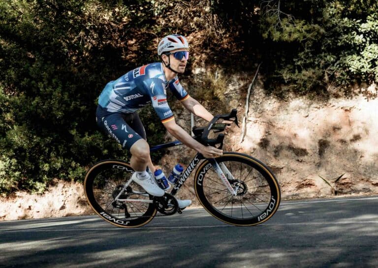 Maximilian Schachmann vise un triplé historique à Paris-Nice 2025