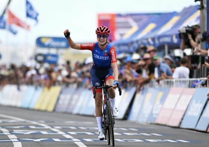 Tour Down Under Daniek Hengeveld crée la surprise et s'impose en solitaire