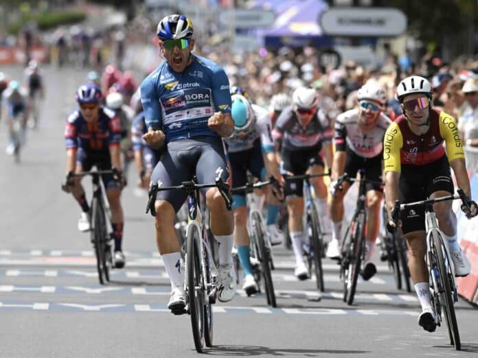 Vidéo Jhonatan Narvaez triomphe au Tour Down Under Sam Welsford brille au sprint