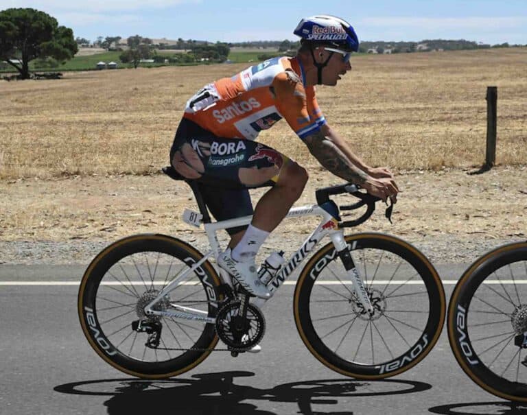 VIDEO – Sam Welsford : Victoire héroïque malgré une chute au Tour Down Under