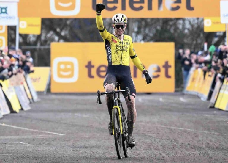 Wout van Aert s’impose à Gullegem : « Cette victoire est une surprise pour moi »