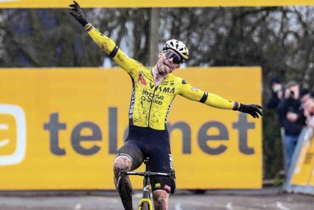 Wout Van Aert triomphe à Gullegem et remporte sa première victoire de la saison en cyclo cross