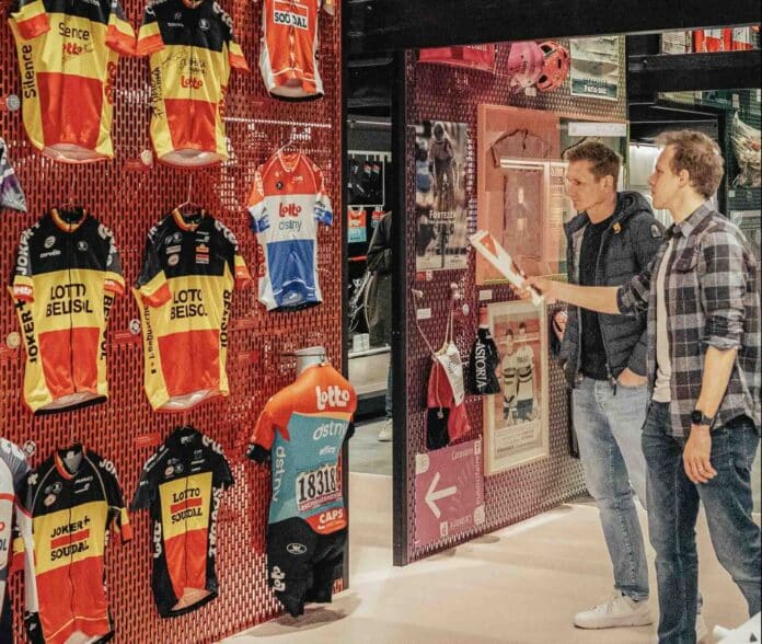 L'équipe Lotto fête ses 40 ans André Greipel présent à l'inauguration d'une expo pour l'occasion