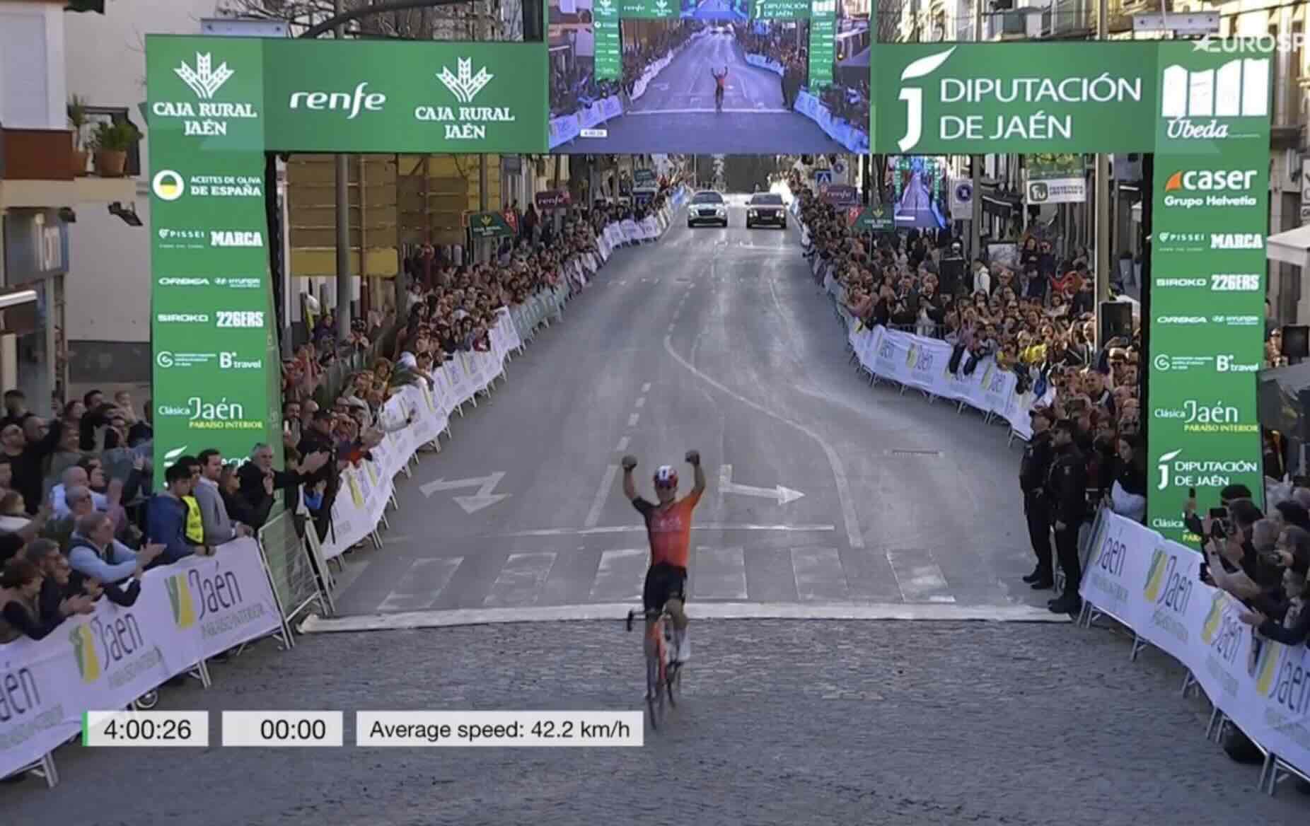Clasica Jaen 2025 Michal Kwiatkowski vainqueur en solitaire