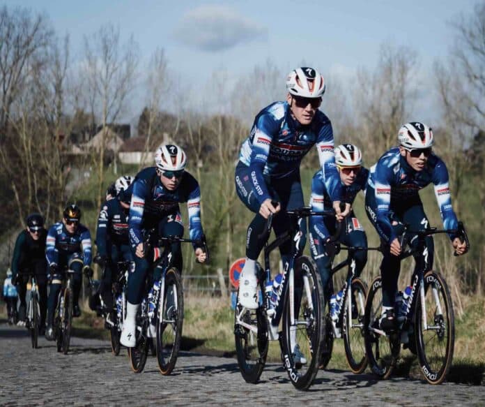 Omloop Het Nieuwsblad 2025 Soudal Quick Step avec Yves Lampaert et Paul Magnier