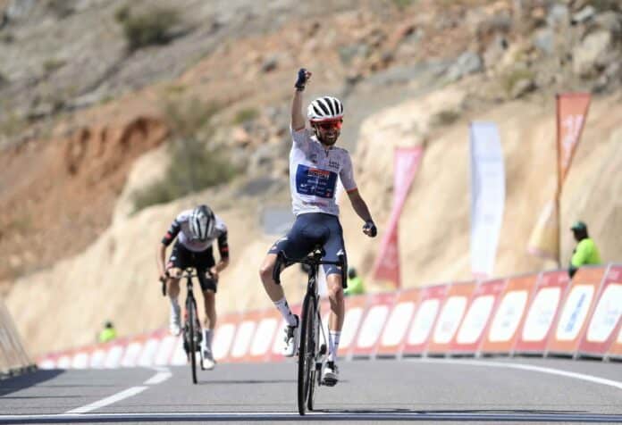 Tour d'Oman 2025 victoire de Valentin Paret Peintre sur la dernière étape Yates vainqueur