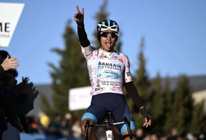 Tour de Valence 2025 étape 4 Santiago Buitrago s'impose en solitaire et prend le maillot jaune