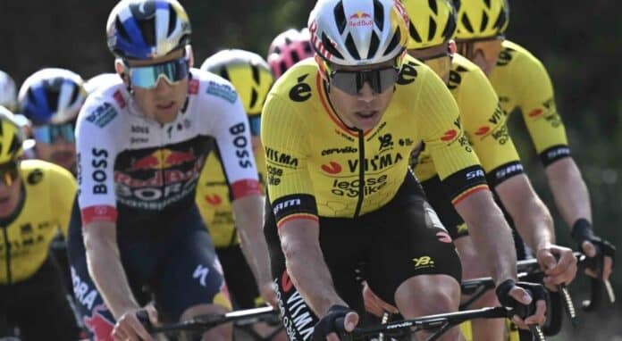 Wout Van Aert en leader du Team Visma Lease a Bike sur l'Omloop Het Nieuwsblad et Kuurne-Bruxelles-Kuurne 2025