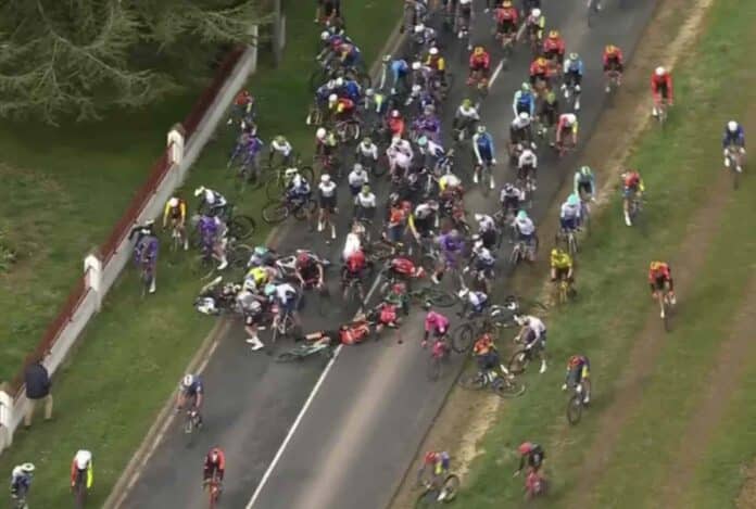 Paris Nice 2025 Florian Sénéchal contraint à l'abandon après une lourde chute